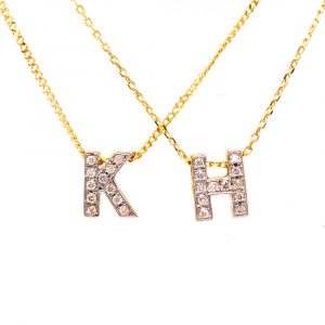 Collar Letras Diferentes Oro blanco y brillantes